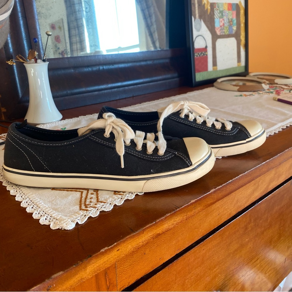 Gap Navy Blue and White Canvas Sneakers